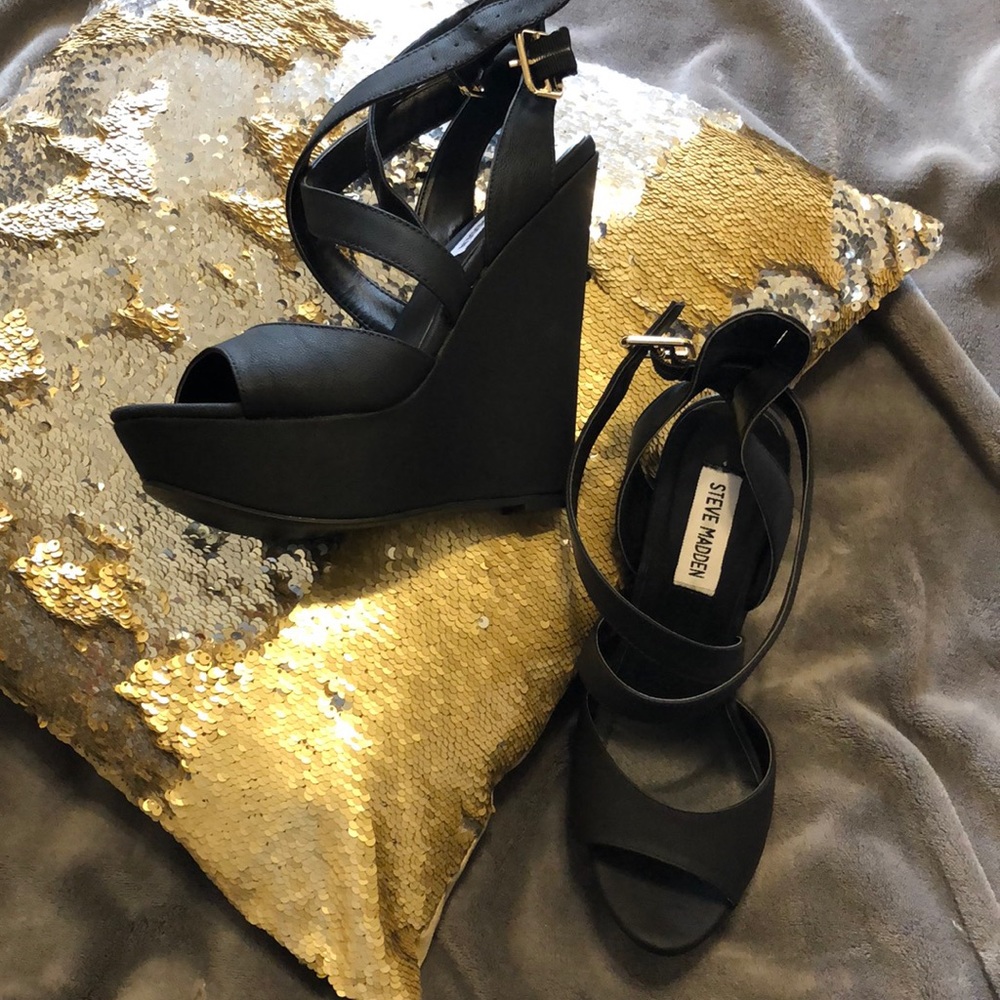 Steve Madden Wedges!